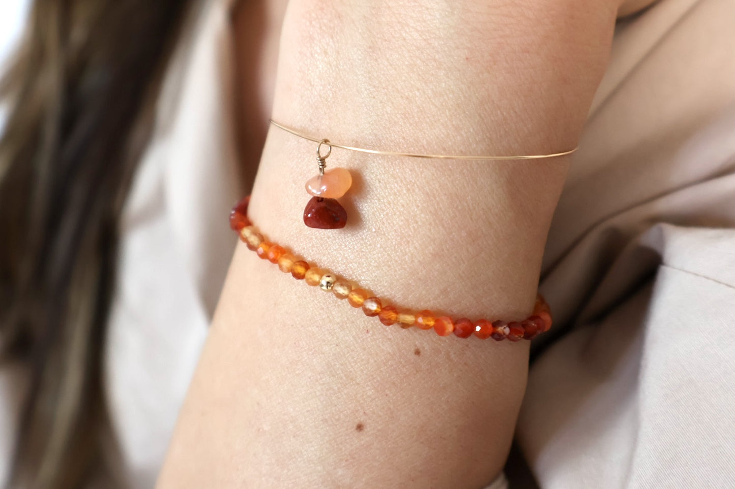 composition de bracelets en perles de cornaline naturelle