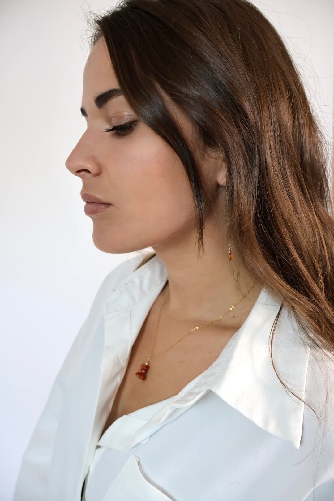 Collier en gold filled avec pendentif en cornaline naturelle