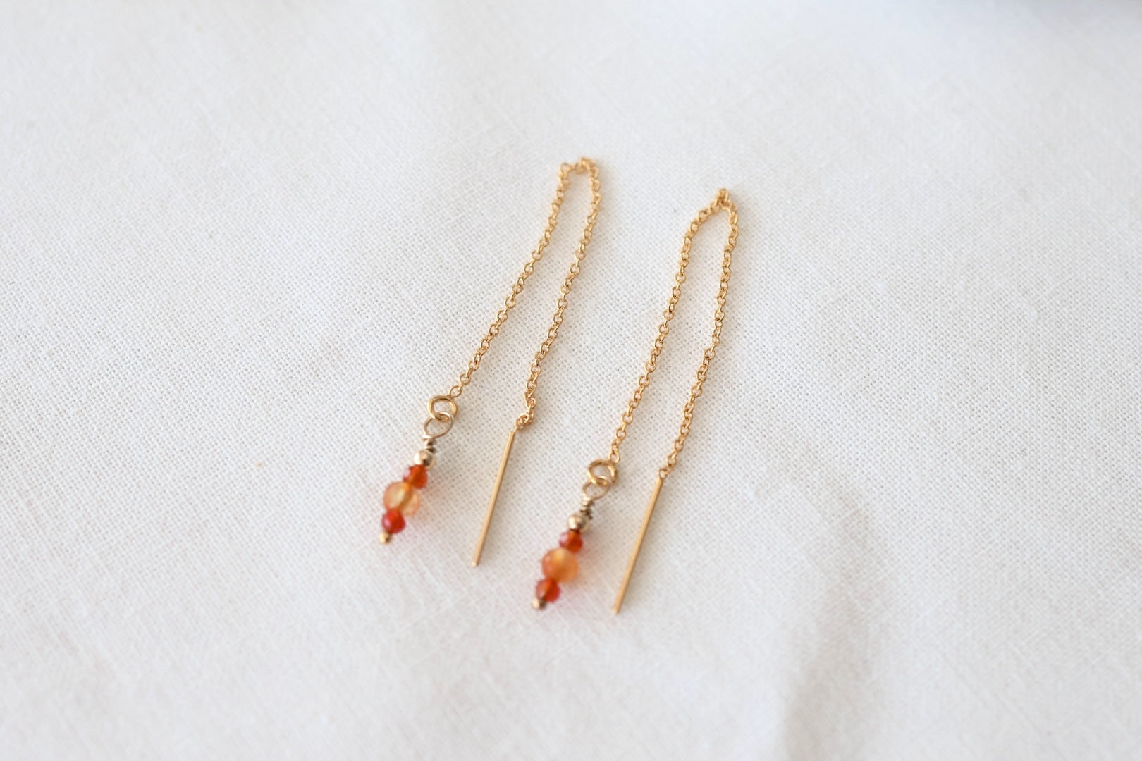 Boucles d'oreilles chainettes en cornaline et gold filled